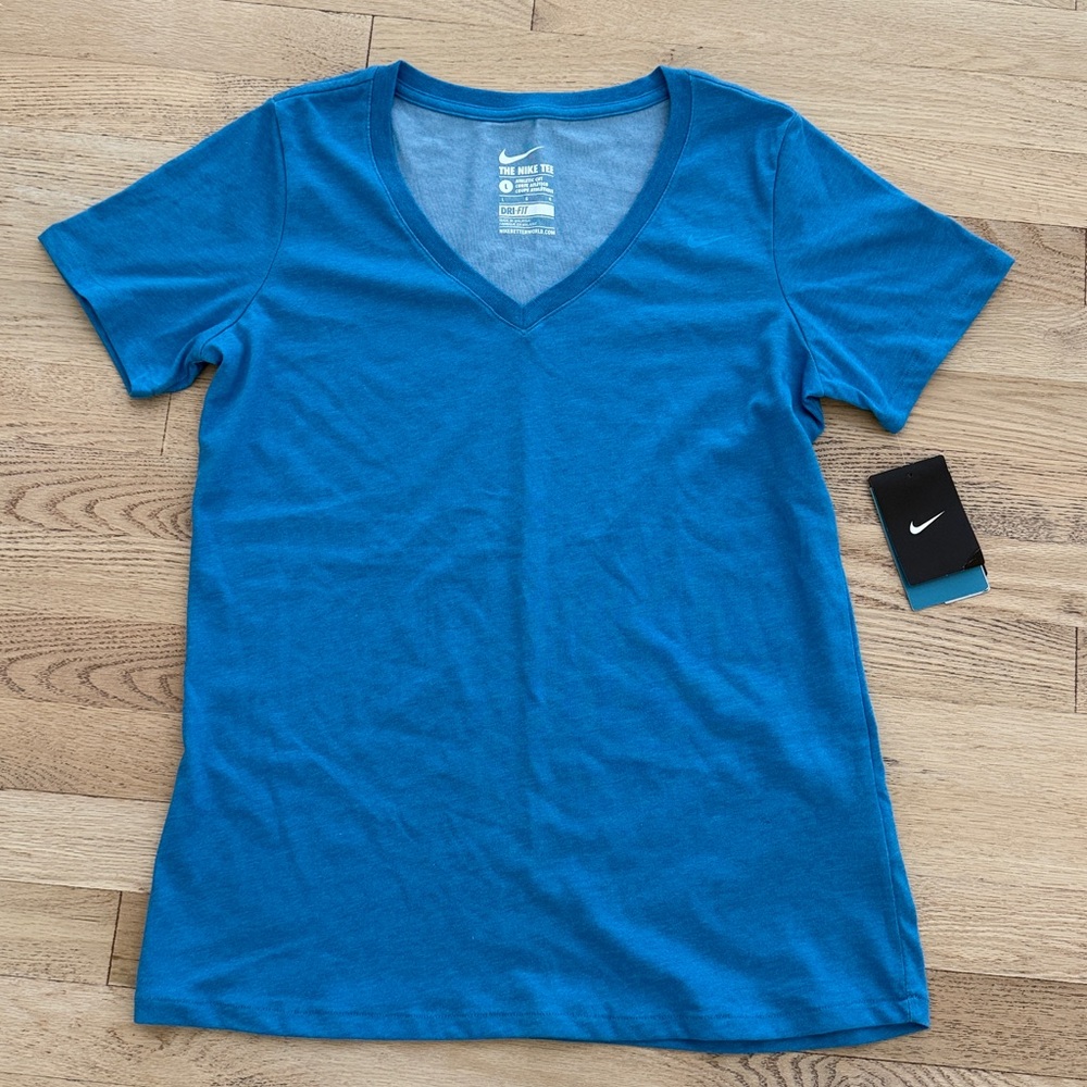 Womens Nike Dri Fit Tee NWT